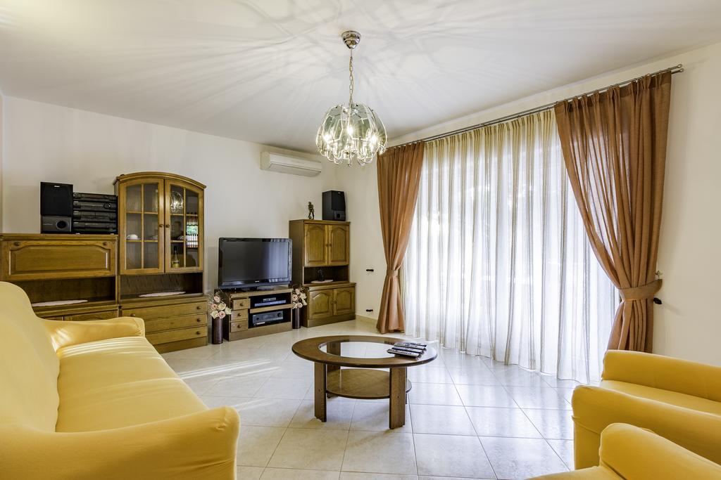 Apartmani Radmila Nova Vas  Exterior photo
